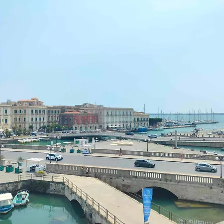 Riva Del - 4 Ortigia's Sea View Apartment